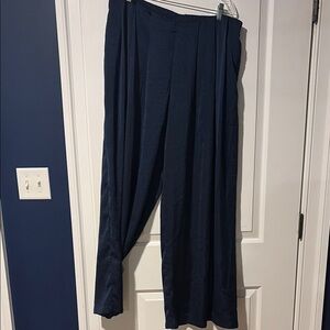 Future Collective Mid-Rise Pleated Wide Leg Pants Size L